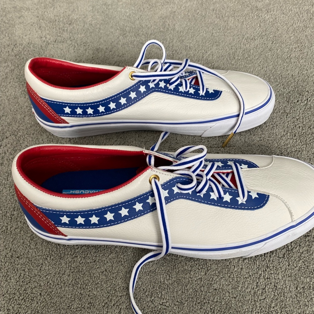 NWOT Vans Ultracush Lite Size 11.5 Sneakers